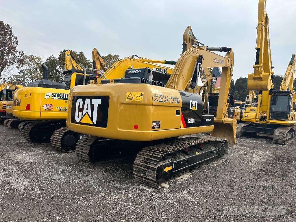 CAT 320 D2 大型油圧ショベル12t以上（パワーショベル・ユンボ）