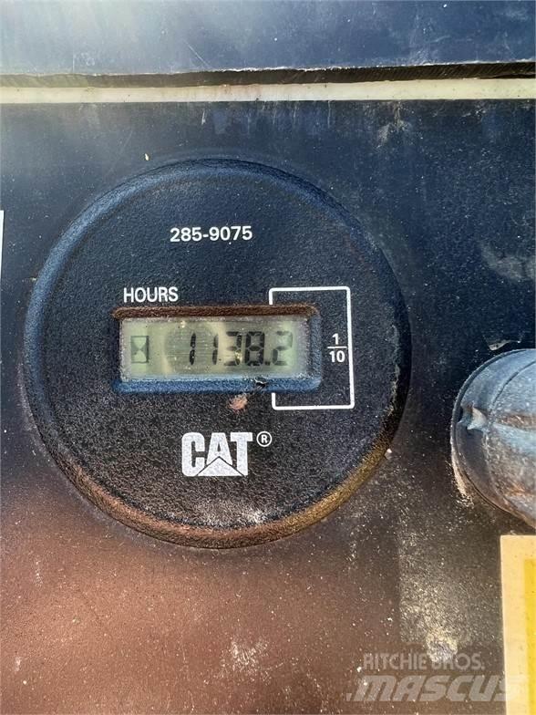 CAT PS-150B タイヤローラ