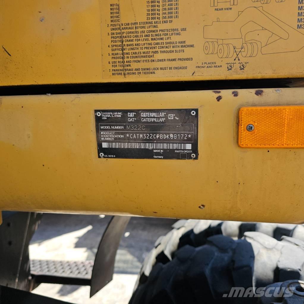 CAT 322 C ホイール式油圧ショベル（パワーショベル・ユンボ・バックホー）