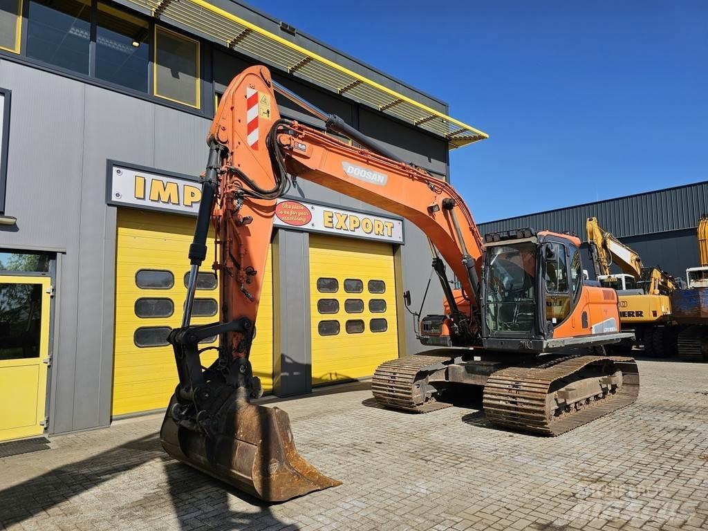 Doosan DX180LC 大型油圧ショベル12t以上（パワーショベル・ユンボ）