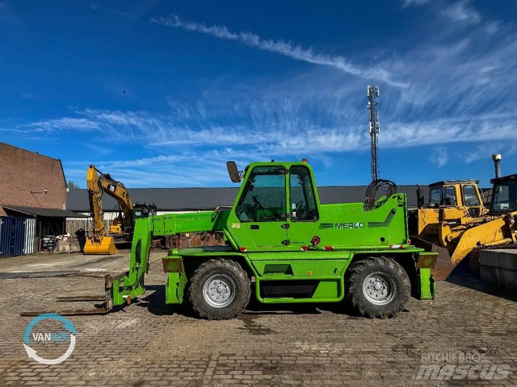 Merlo P30.13EV テレスコーピックハンドラー