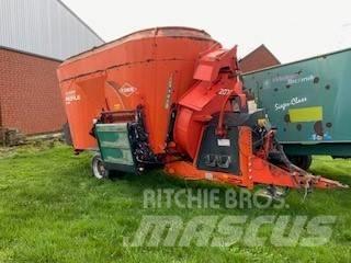 Kuhn Typ 2070 ミキサーフィーダー
