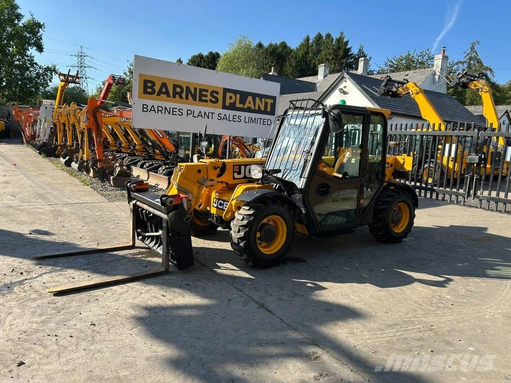 JCB 525-60 テレスコーピックハンドラー