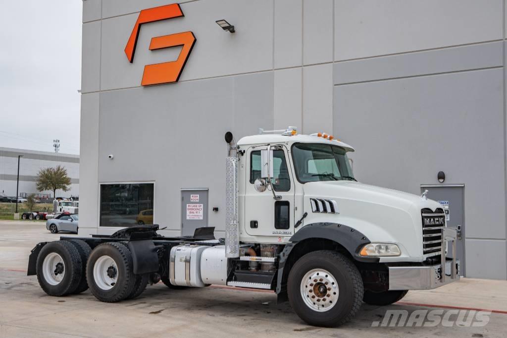 Mack Granite GU 813 中古トラクターヘッド | トレーラーヘッド