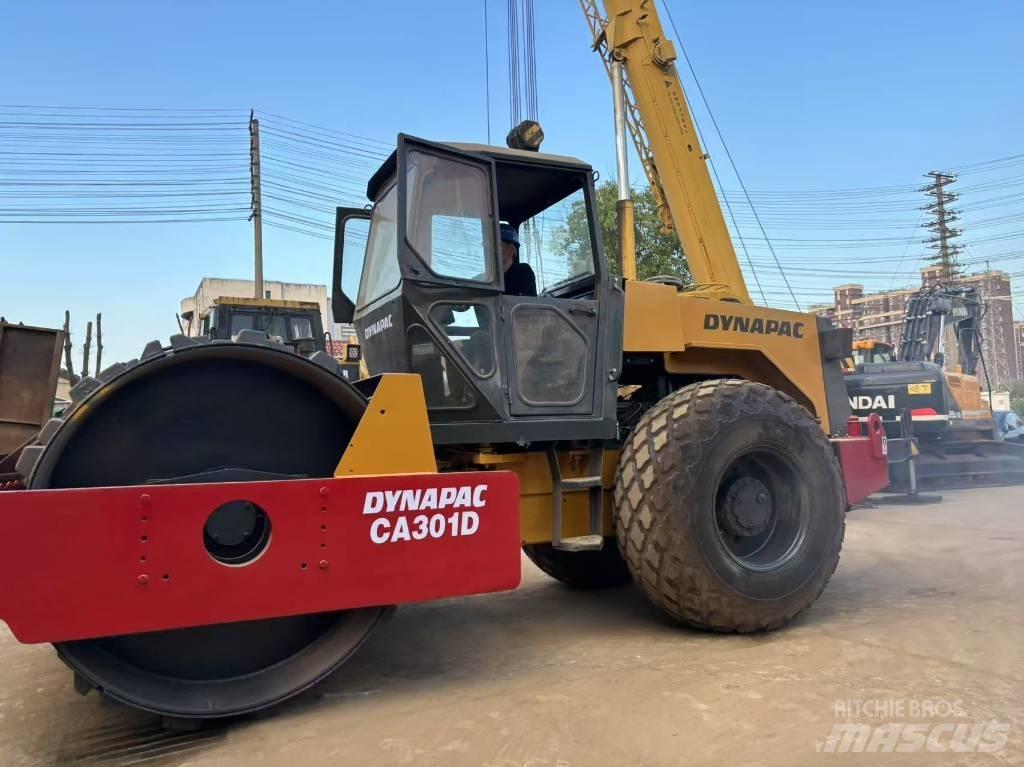 Dynapac CA 301 D 振動ローラ