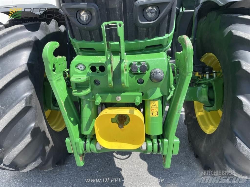 John Deere 6230R トラクター