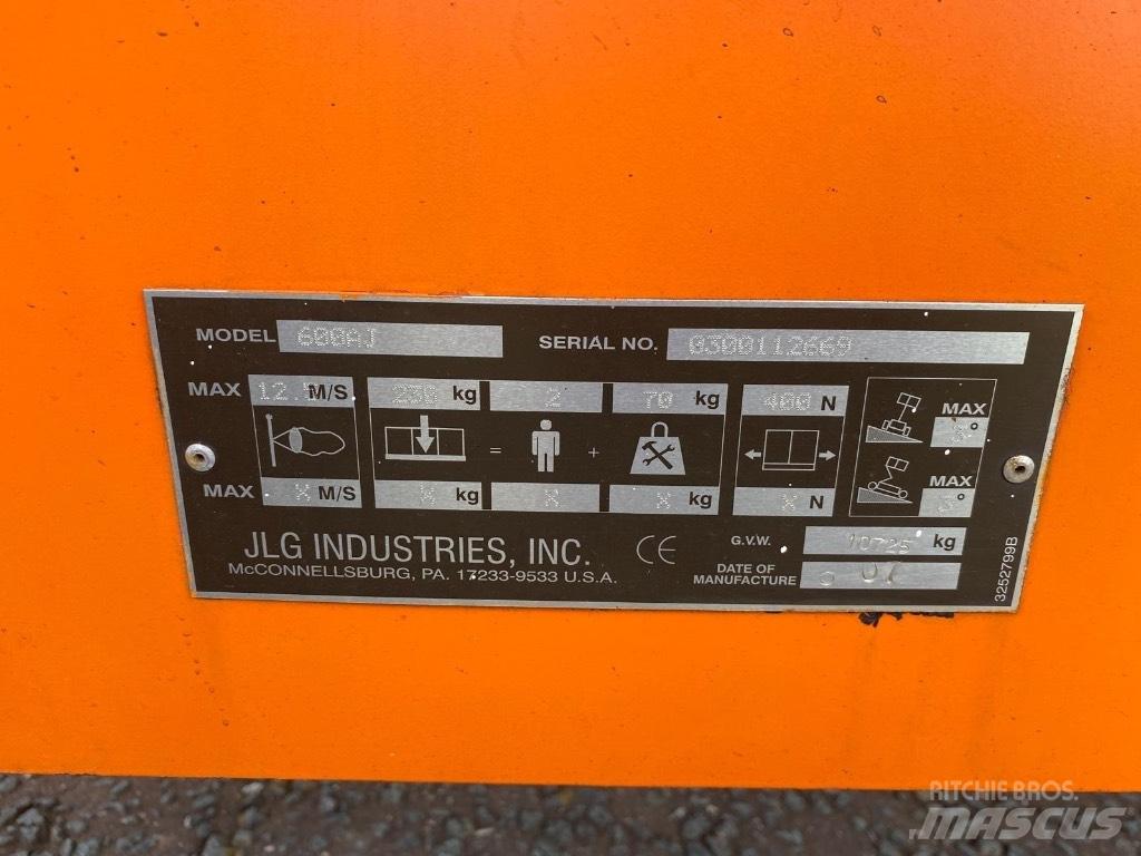 JLG 600 AJ ブームリフト　屈伸型