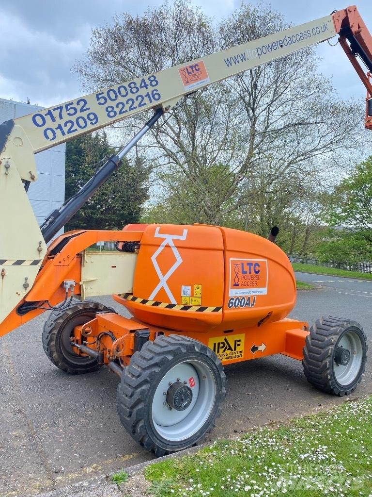 JLG 600 AJ ブームリフト　屈伸型