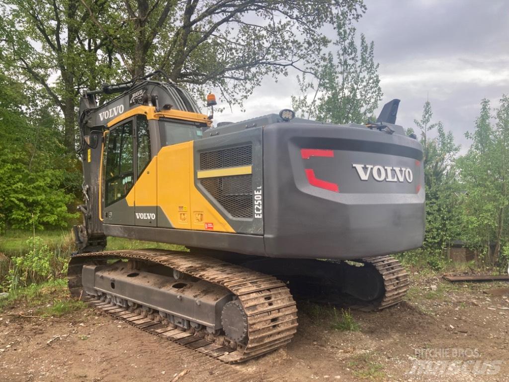 Volvo EC 250 EL 大型油圧ショベル12t以上（パワーショベル・ユンボ）