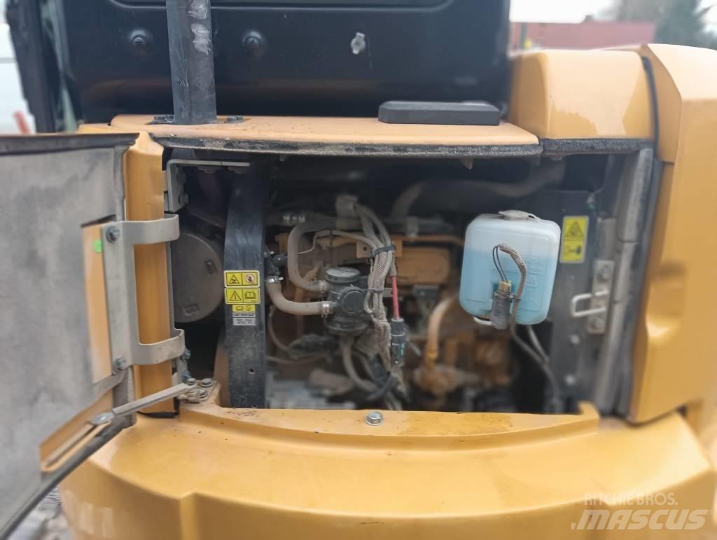 CAT 305 E CR ミニ油圧ショベル 7t以下（ミニユンボ・ミニディガー）