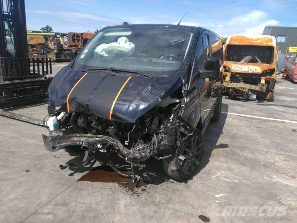 Ford TRANSIT CUSTOM ボックストラック