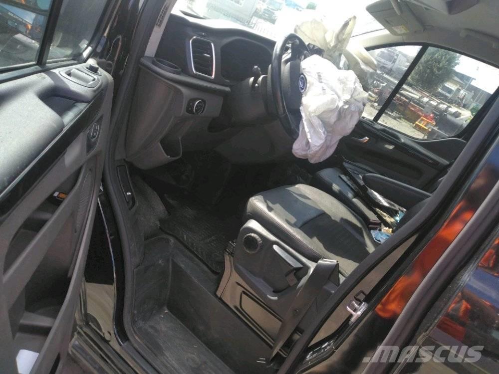 Ford TRANSIT CUSTOM ボックストラック