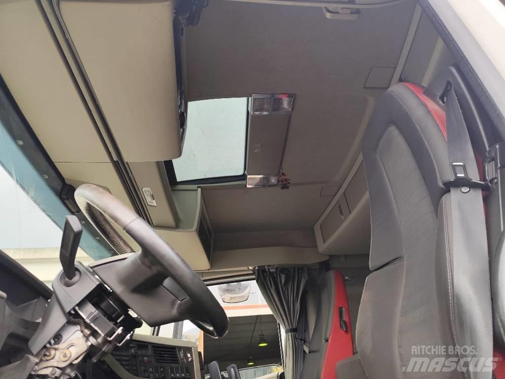 Volvo FH 13 540 平ボディー／ウインチトラック