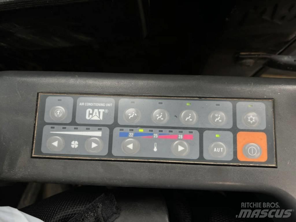 CAT 321D LCR 大型油圧ショベル12t以上（パワーショベル・ユンボ）