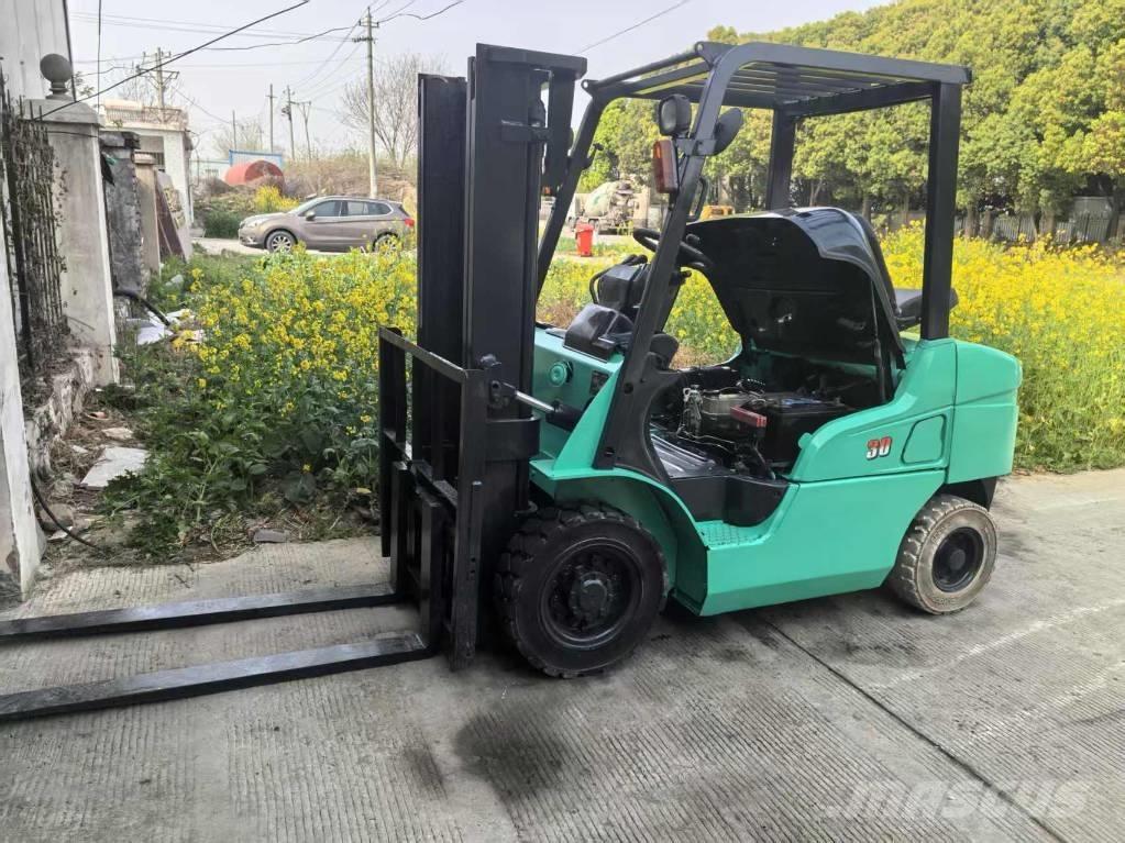 Mitsubishi 3t ディーゼル・軽油