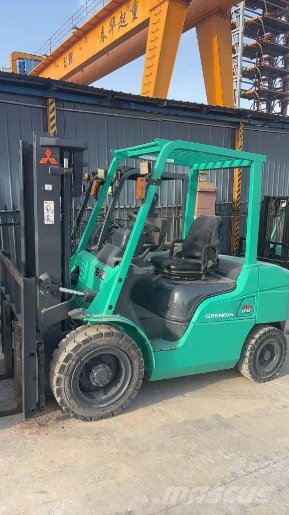 Mitsubishi 3t ディーゼル・軽油