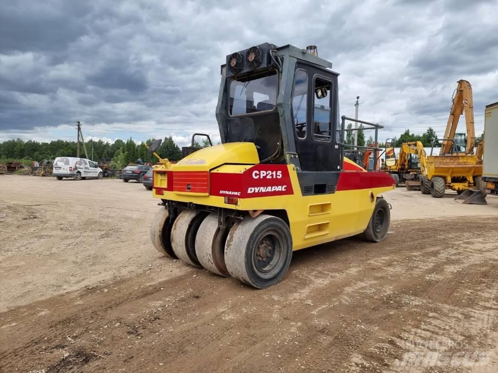 Dynapac CP 215 タイヤローラ