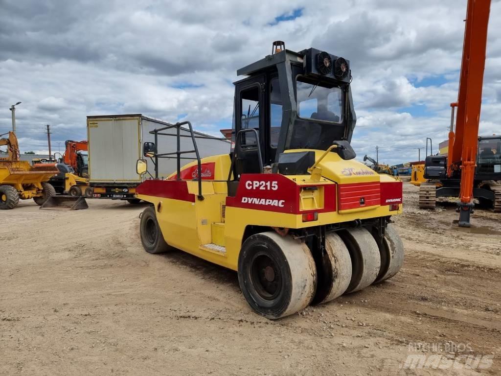 Dynapac CP 215 タイヤローラ