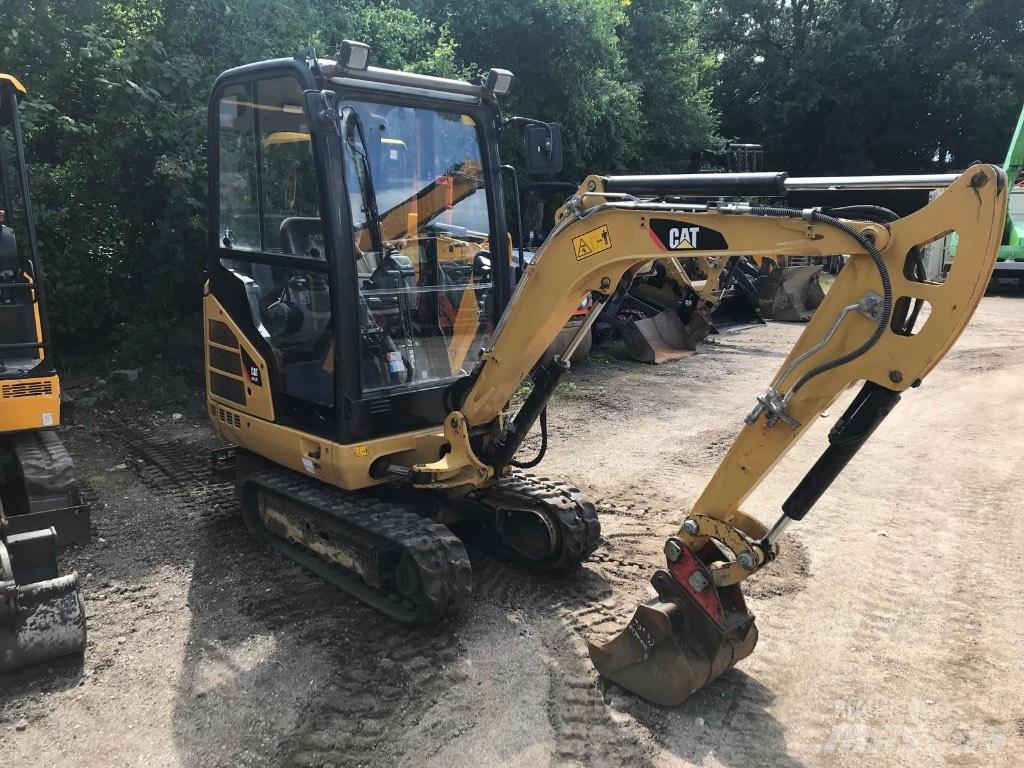 CAT 301.7 D ミニ油圧ショベル 7t以下（ミニユンボ・ミニディガー）