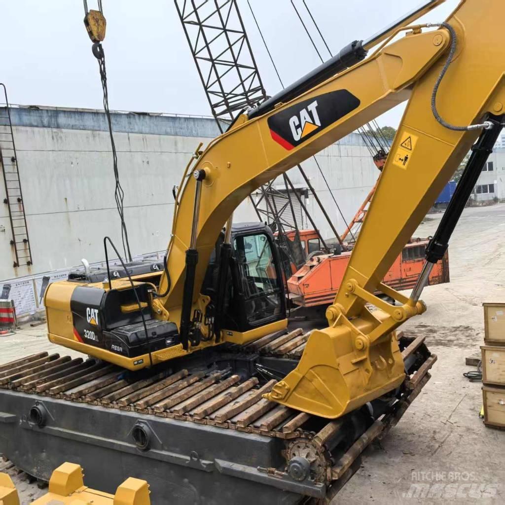 CAT 320 D 水陸両用油圧ショベル、ユンボ