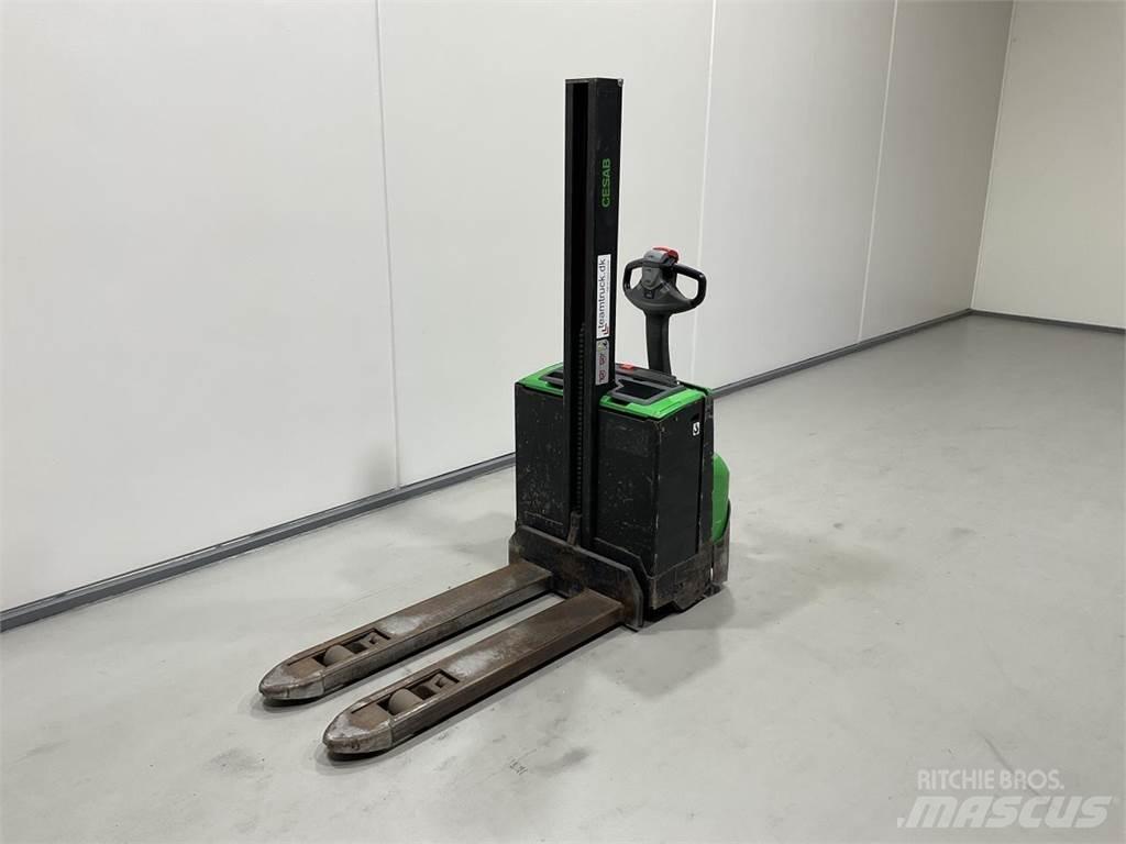 Cesab S208L 自走式スタッカー