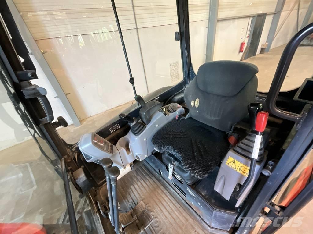 Kubota KX 027-4 ミニ油圧ショベル 7t以下（ミニユンボ・ミニディガー）