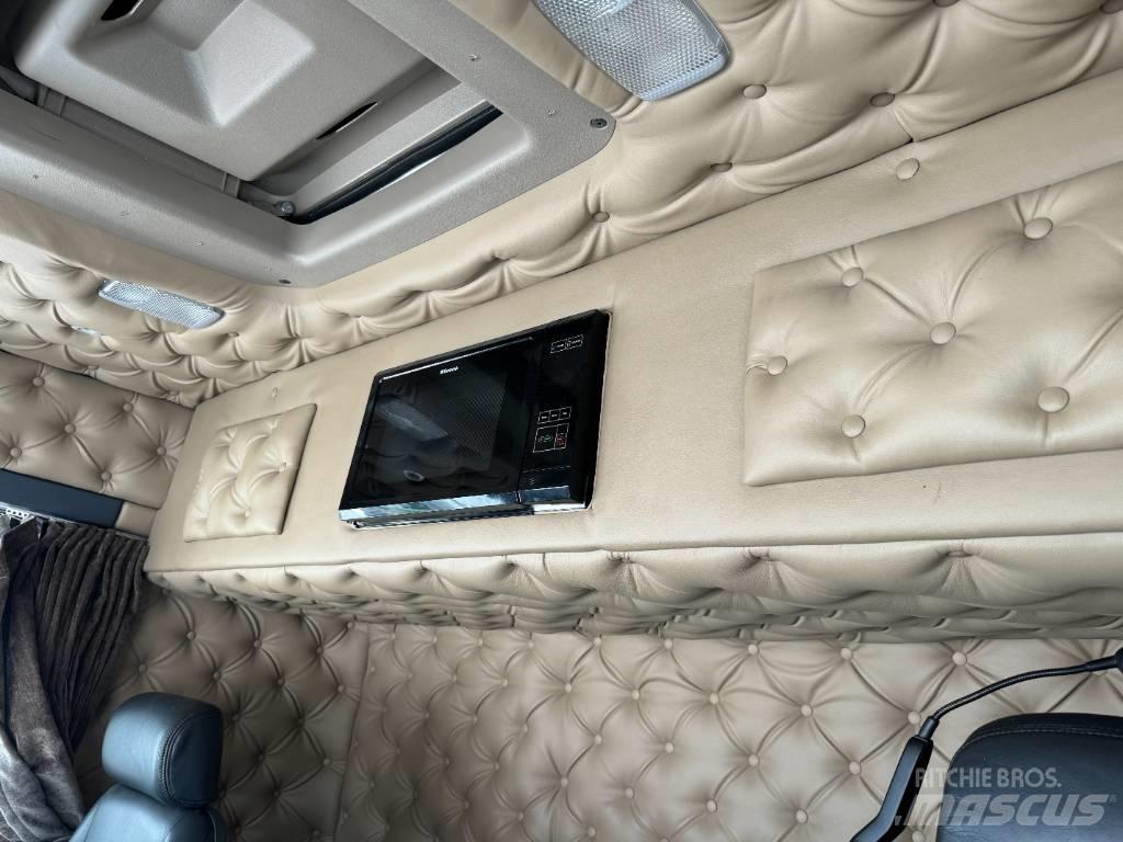 Scania R 520 LB8x4*4 アームロール