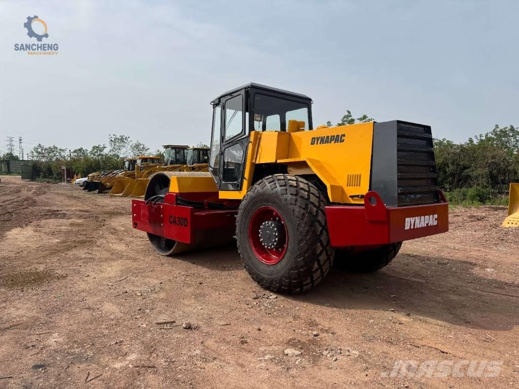 Dynapac CA 30 D 振動ローラ