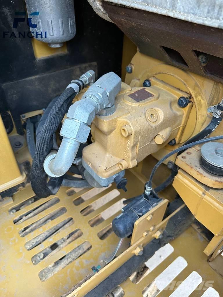 CAT 305.5e2 大型油圧ショベル12t以上（パワーショベル・ユンボ）