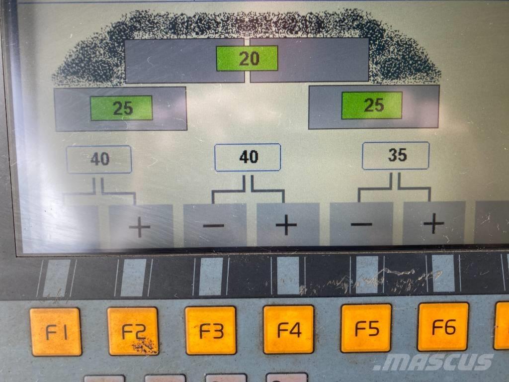 Volvo P7820C アスファルトフィニッシャ