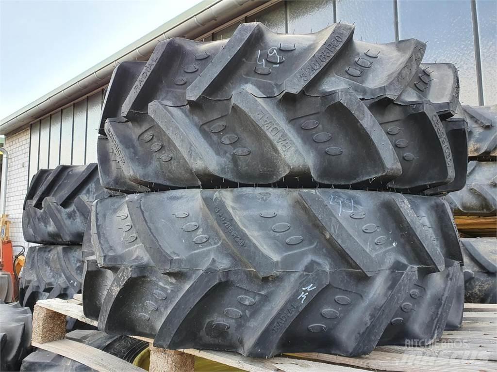 BKT 320/85R20 x2 タイヤ、ホイル、リム