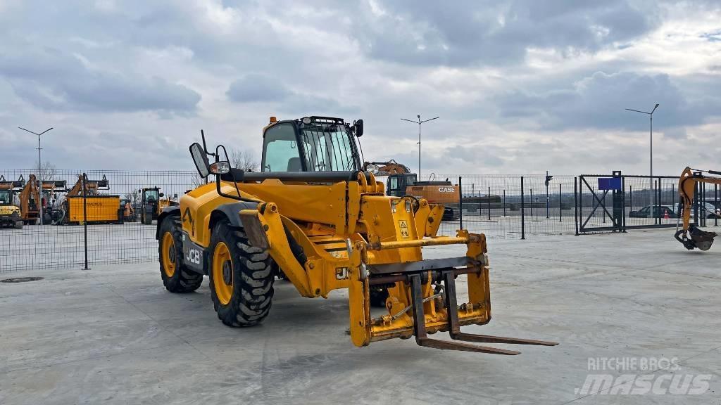 JCB 540-140 テレスコーピックハンドラー