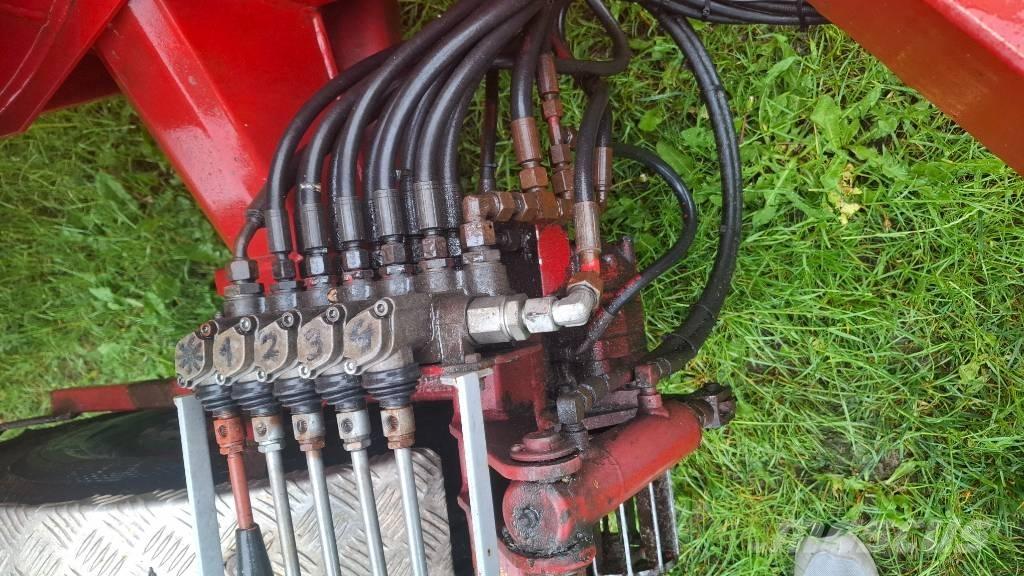 Omme 1650 EBZ 高所作業台付トレーラー