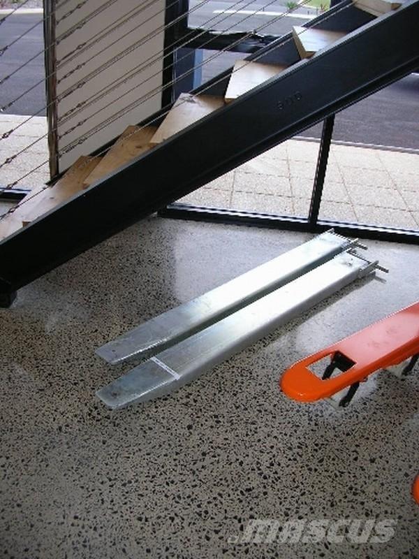  East West Slippers 路面清掃機