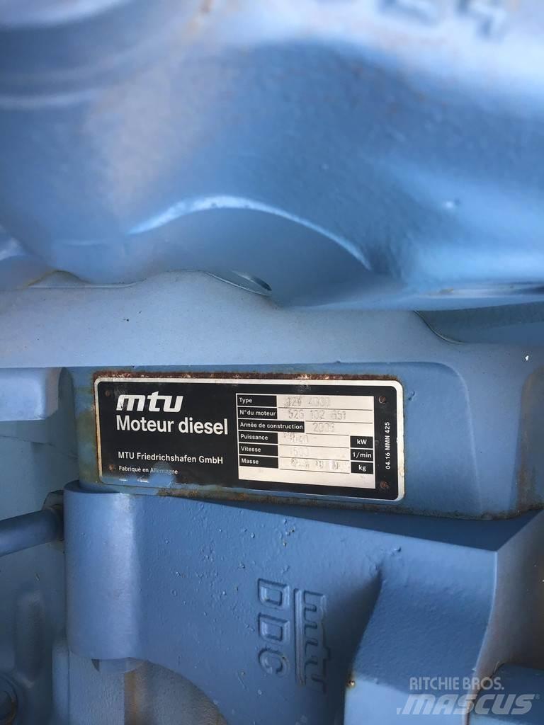 MTU 12V4000 USED エンジン