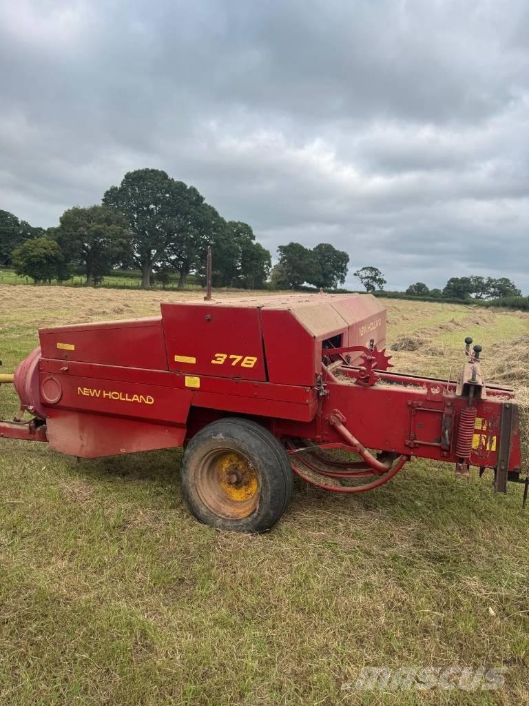 New Holland 378 スクエアベーラー
