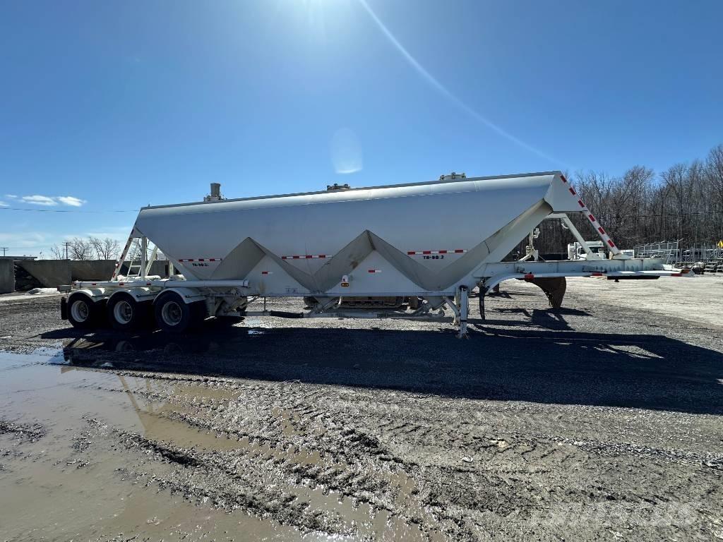 Fruehauf TR-90 タンカートレーラー