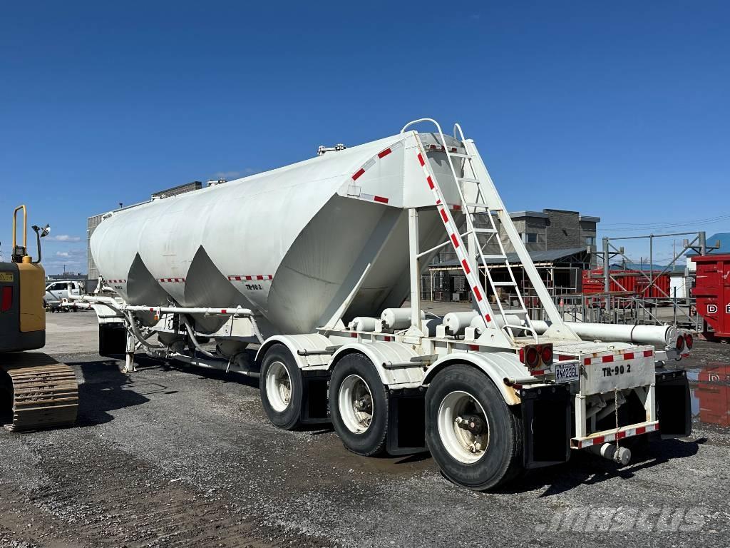 Fruehauf TR-90 タンカートレーラー