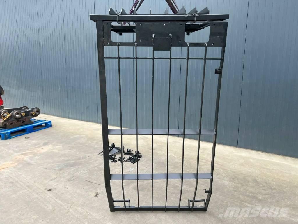 CAT 349D Guard キャビン及び内装