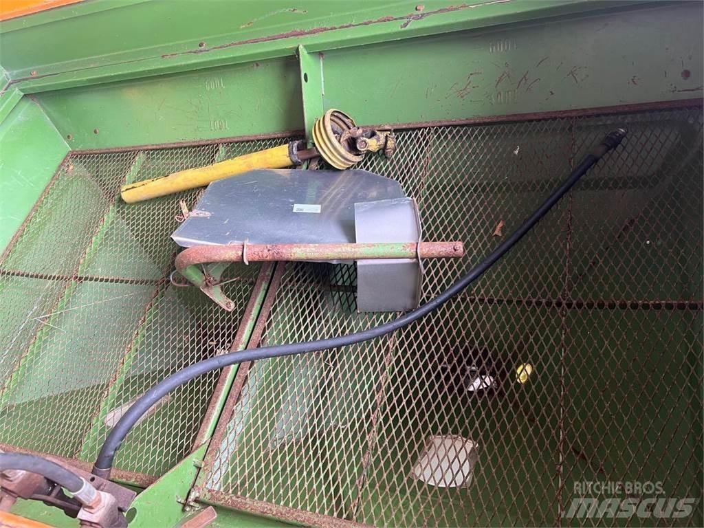 Amazone ZA-U 1500 ミネラル散布機