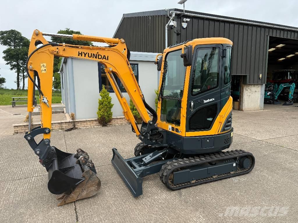 Hyundai R25Z-9 AK ミニ油圧ショベル 7t以下（ミニユンボ・ミニディガー）