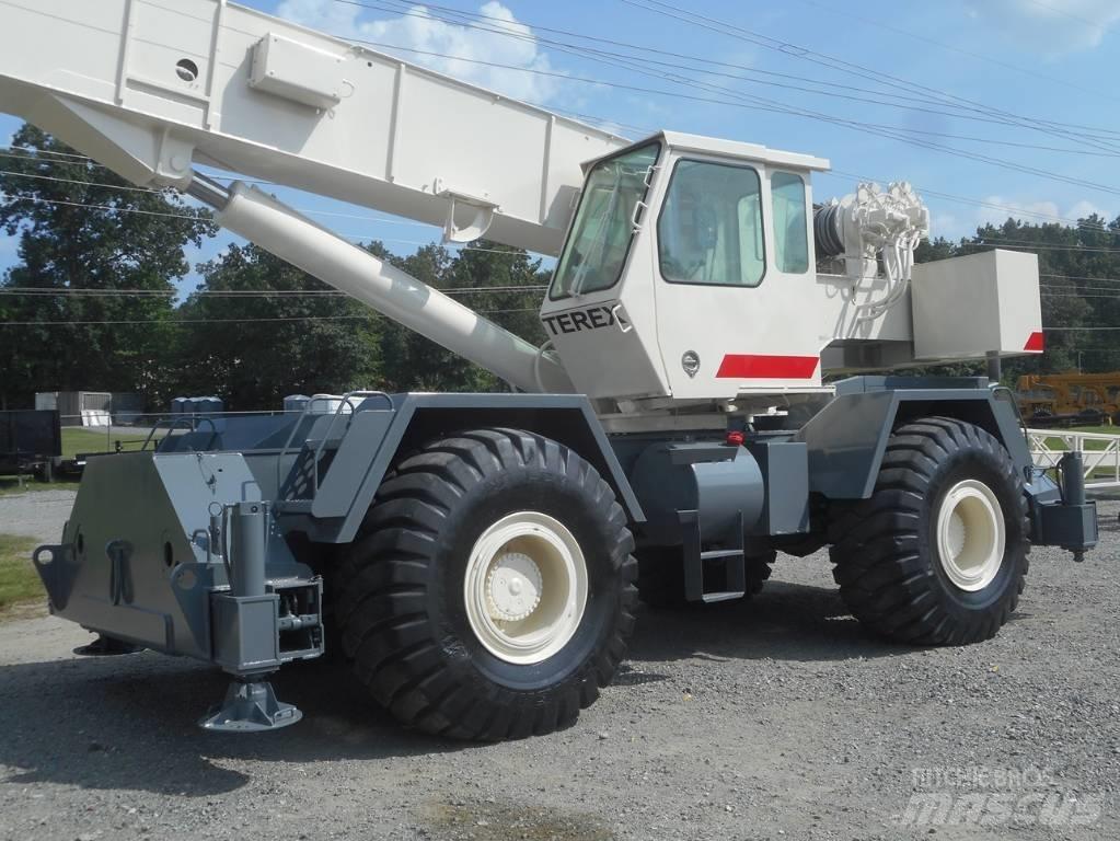 Terex RT 450 ラフテレーンクレーン