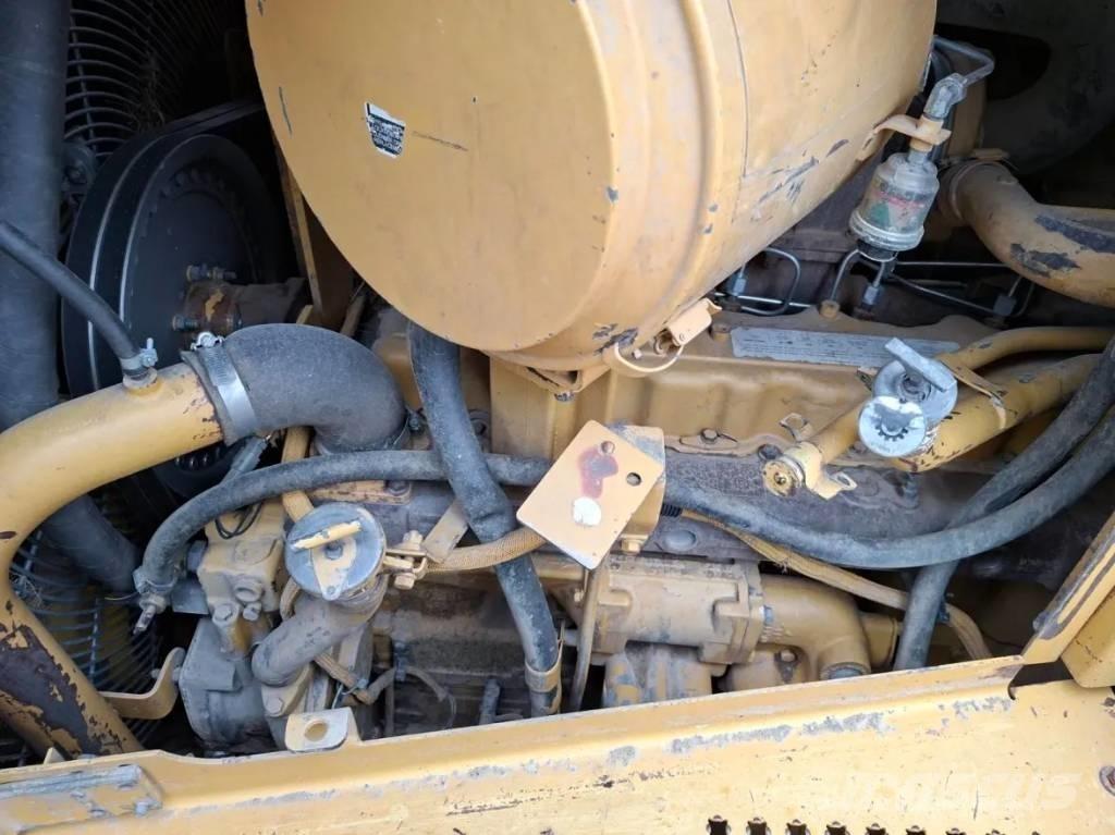 CAT D 6 R ブルドーザー