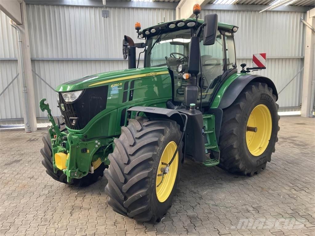 John Deere 6250R トラクター