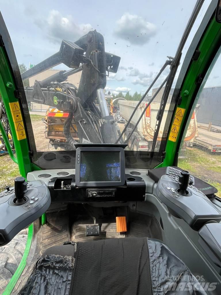 John Deere 1070E ハーベスター