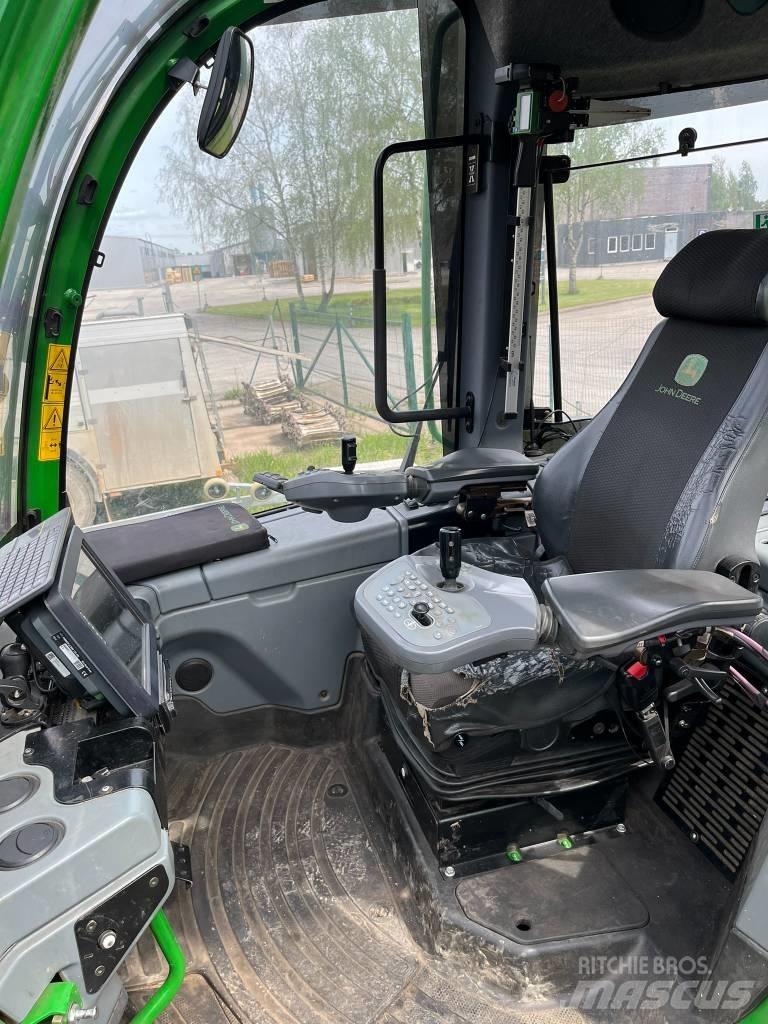 John Deere 1070E ハーベスター