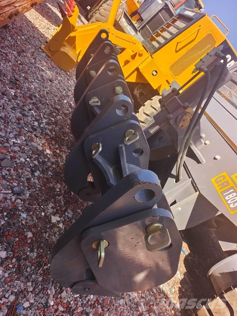 XCMG GR 1803 モーターグレーダー