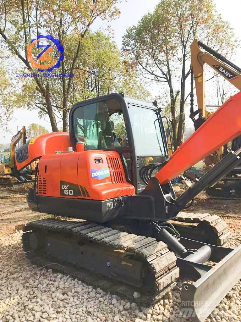 Doosan DX 60 ミニ油圧ショベル 7t以下（ミニユンボ・ミニディガー）