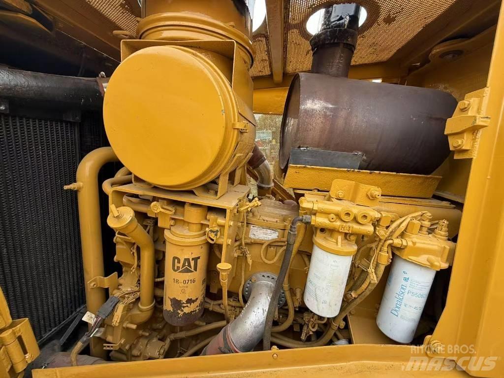 CAT D 8 T ブルドーザー
