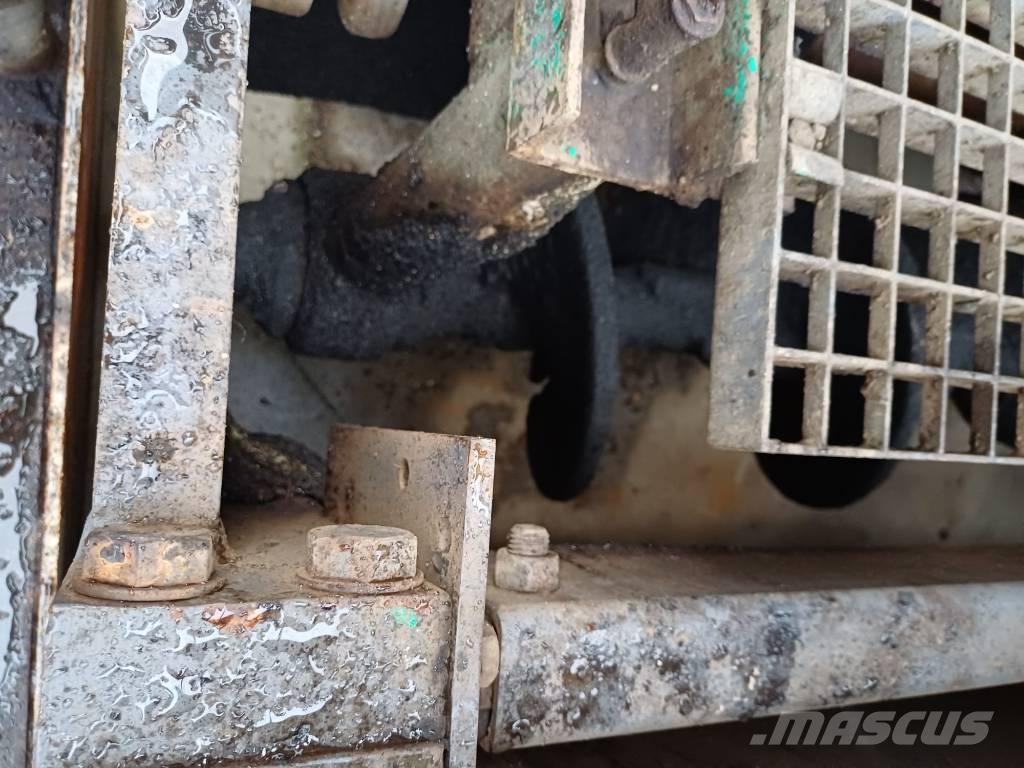 Vögele super 1302 アスファルトフィニッシャ